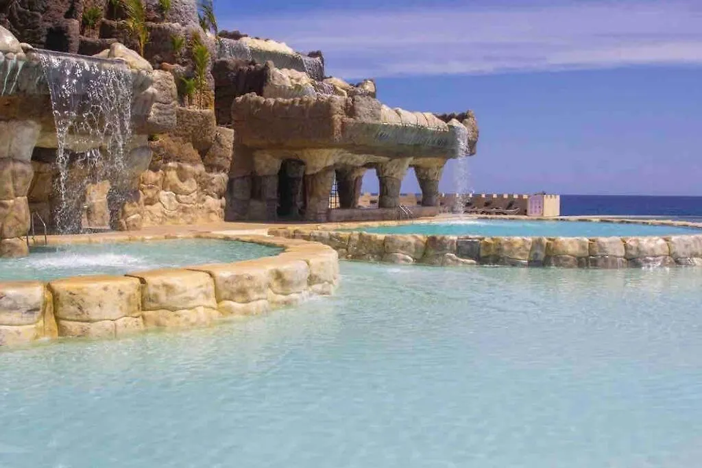 Grand Luxury Villa In Oceanfront Community Sosúa