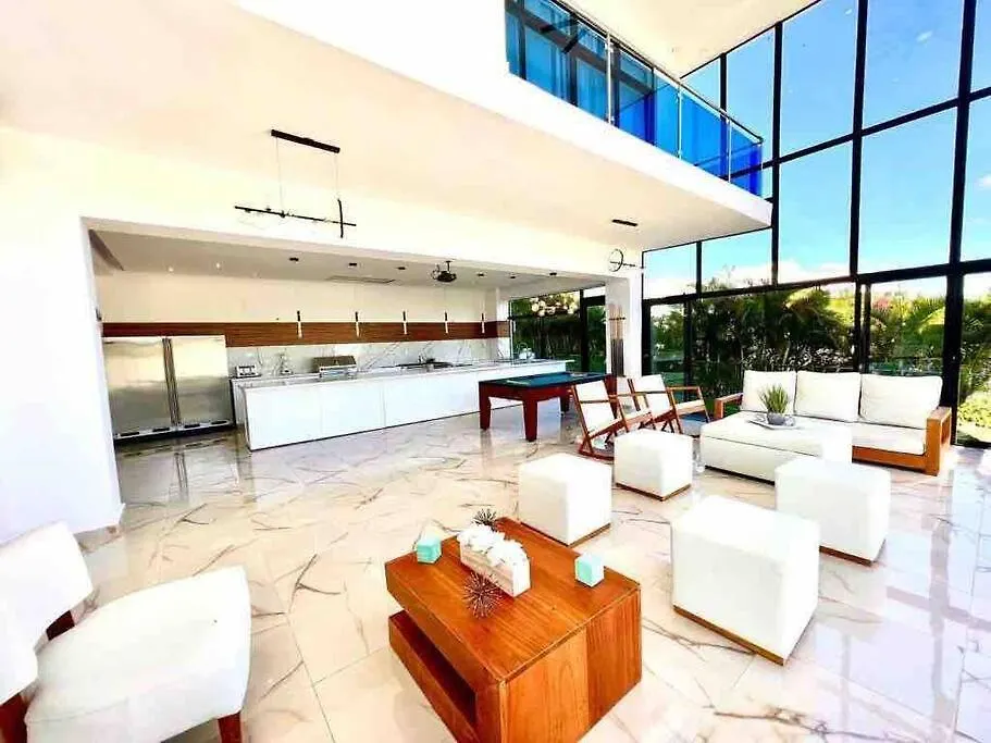 Grand Luxury Villa In Oceanfront Community Sosúa