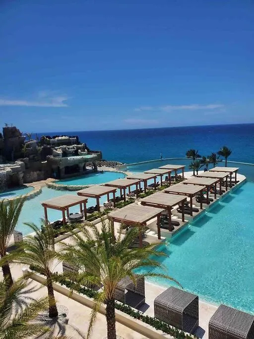 Grand Luxury Villa In Oceanfront Community Sosúa