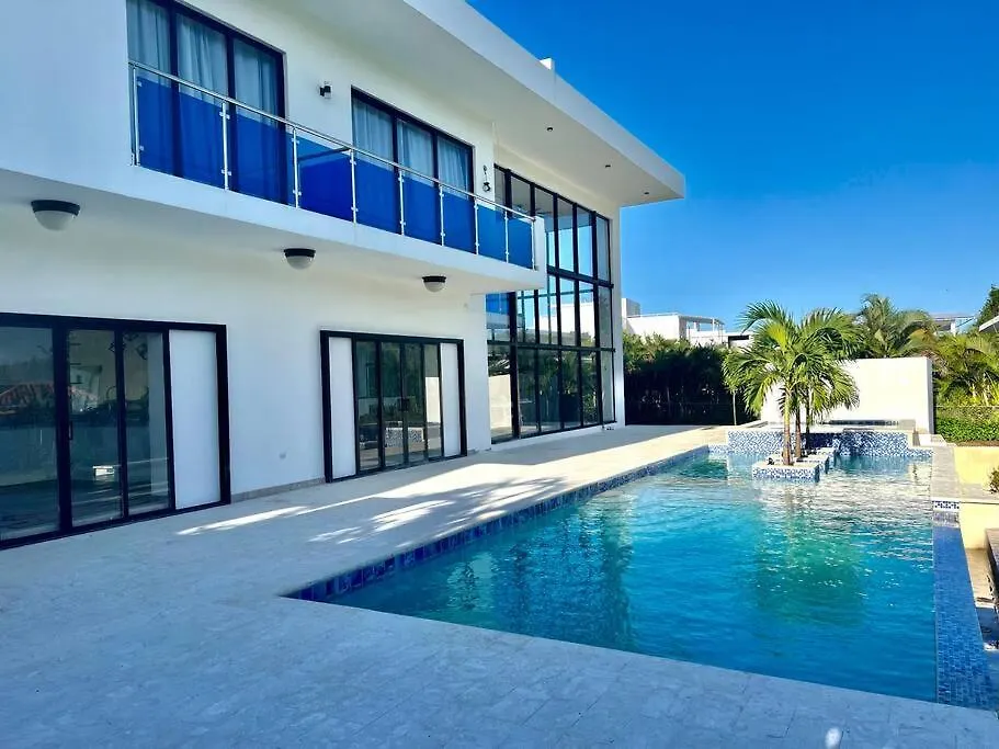 Grand Luxury Villa In Oceanfront Community Sosúa 0*,
