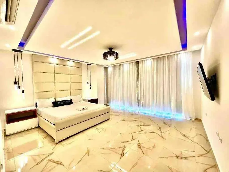 Grand Luxury Villa In Oceanfront Community Sosúa