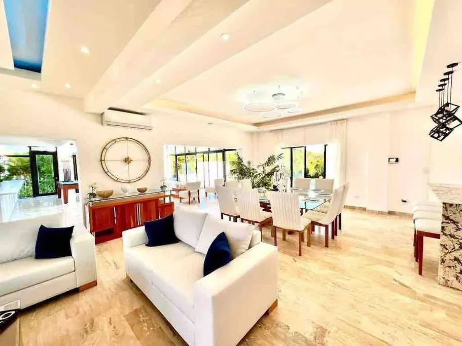 Sosúa Grand Luxury Villa In Oceanfront Community