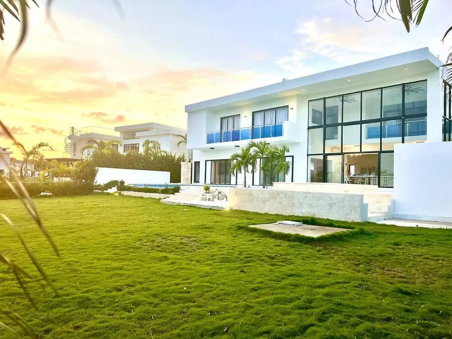 Sosúa Grand Luxury Villa In Oceanfront Community جمهورية الدومينيكان